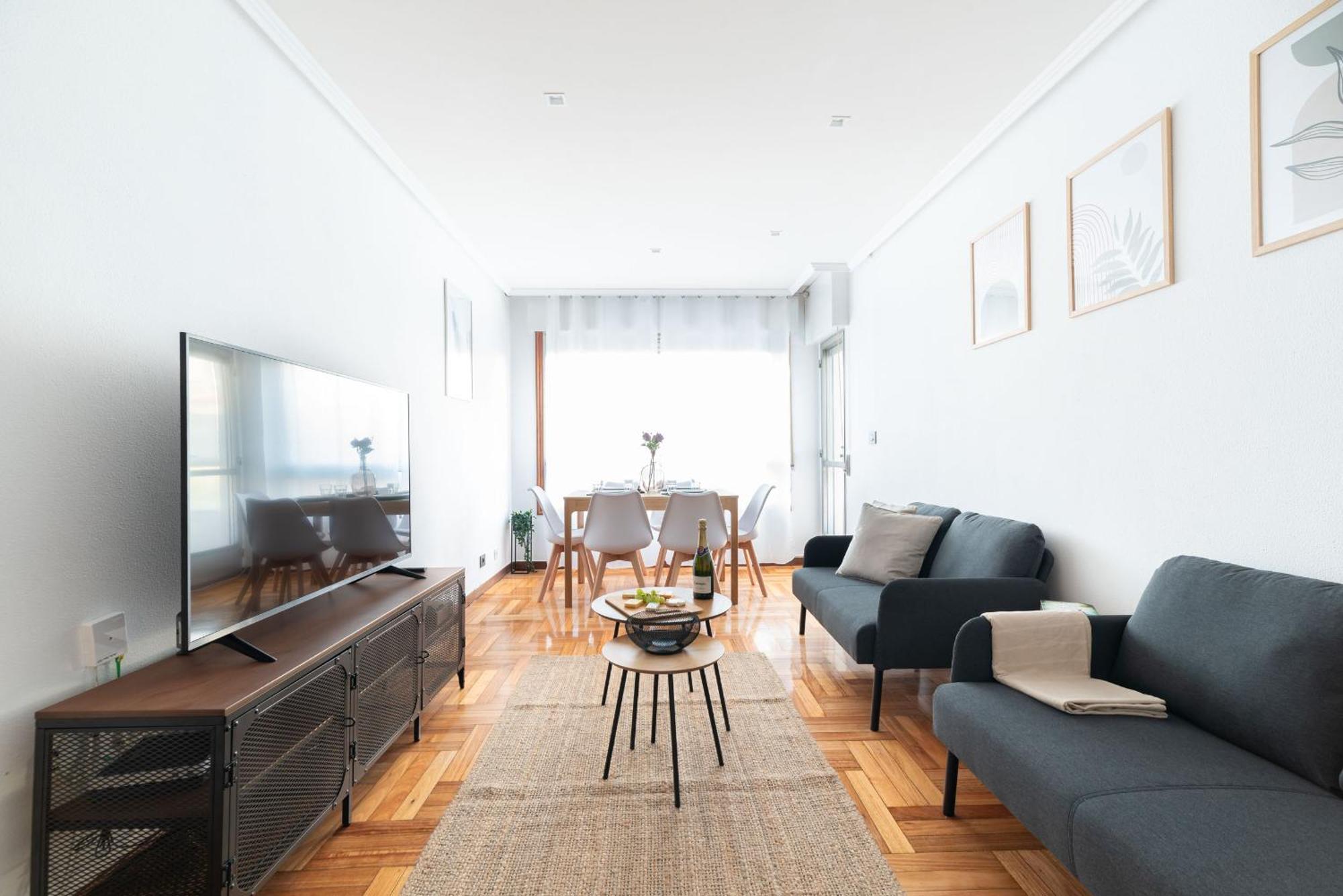 Amplia Vivienda Con Garaje Apartment วิโก ภายนอก รูปภาพ